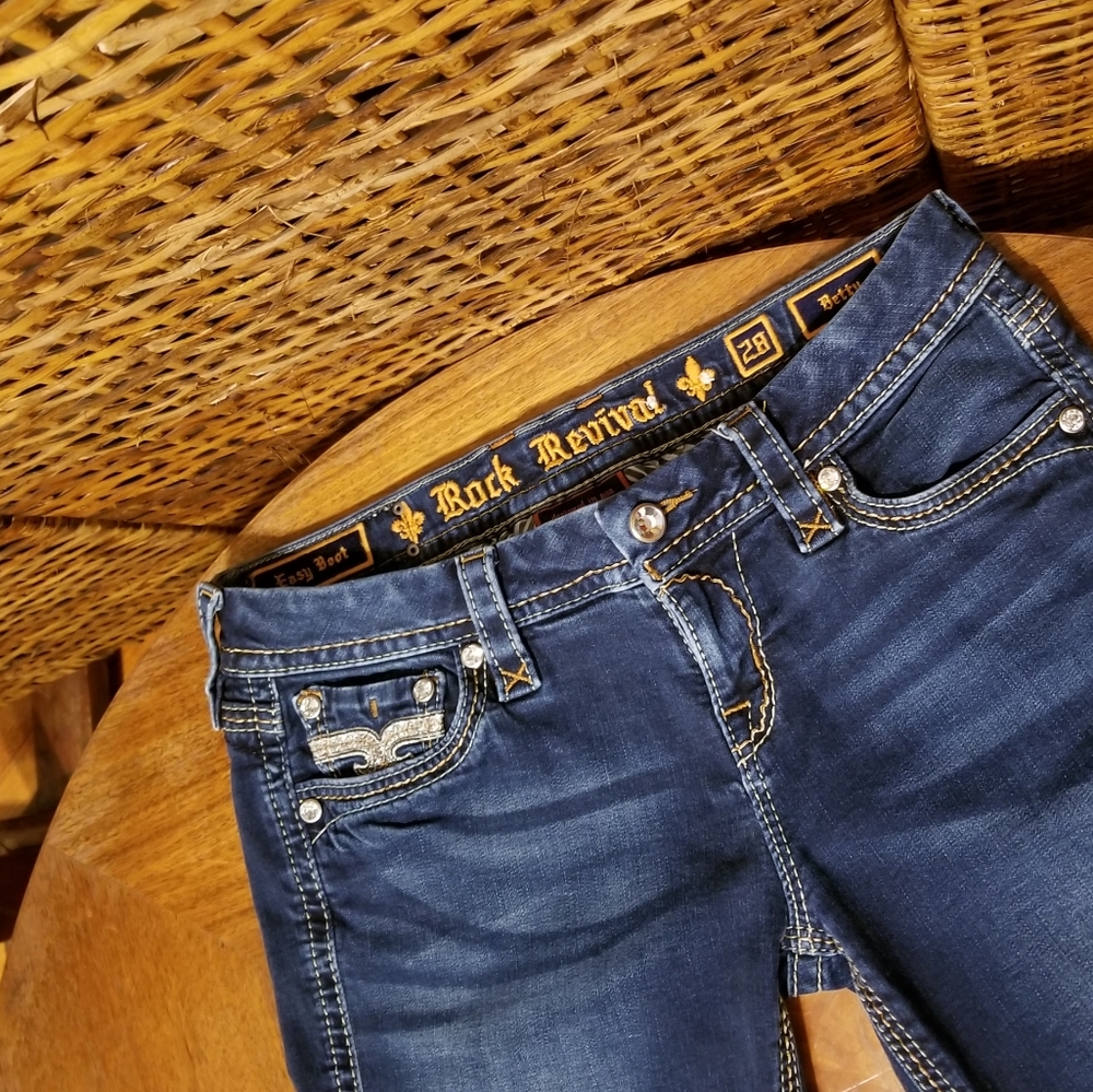 ROCK REVIVAL JEANS 🎸🎶 - Picture 9 of 12